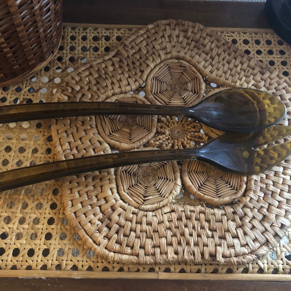 Indiana Glass Amber Grape Sala/Serving Bowl w/Lucite Tongs Retro - Picture 15 of 16